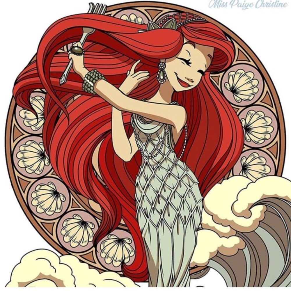 DISNEY Mystery Box 4 to 5 clothing pieces + littles.